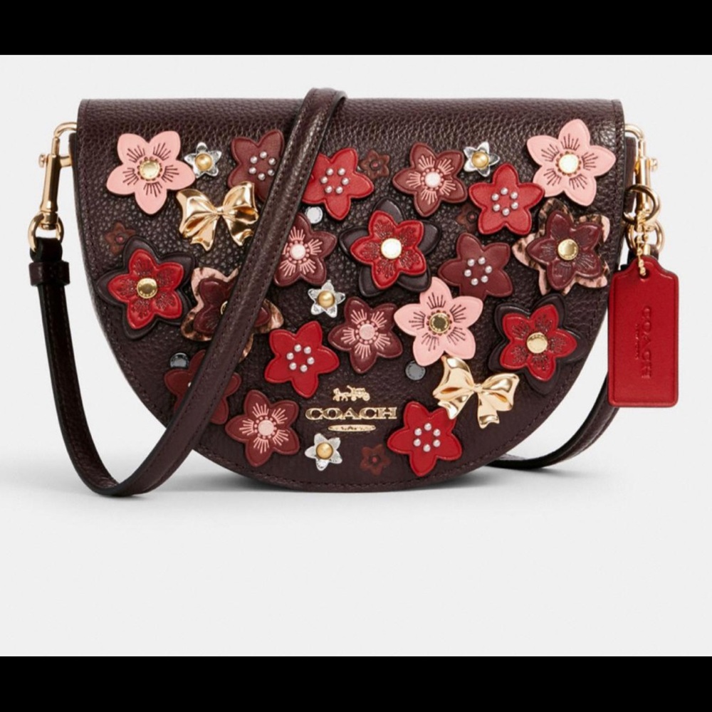 SOLD!! NWT COACH bag- Ellen Crossbody With Daisy details